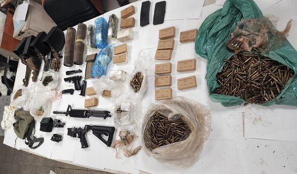 ضبط اسلحة في شفاعمرو والحلف والطيبة وبضاعة مهربة في الجديدة المكر